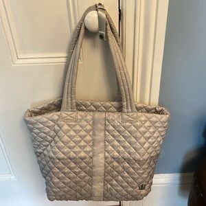 Oliver Thomas silver/grey tote bag. Did not come with shoulder strap